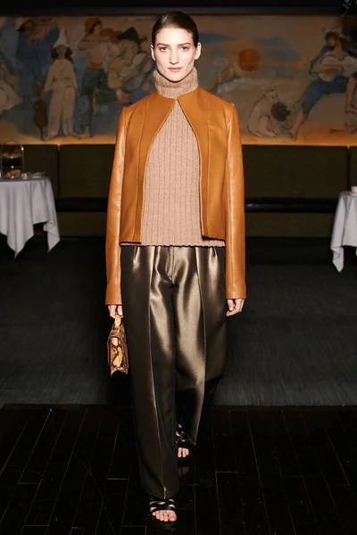 Look 8